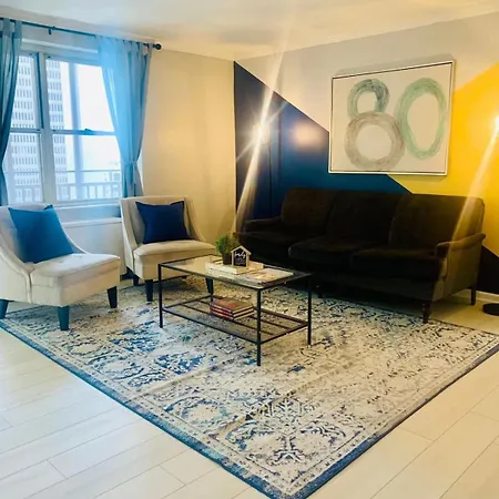 Downtown Condo! Private Balcony! Pt10F